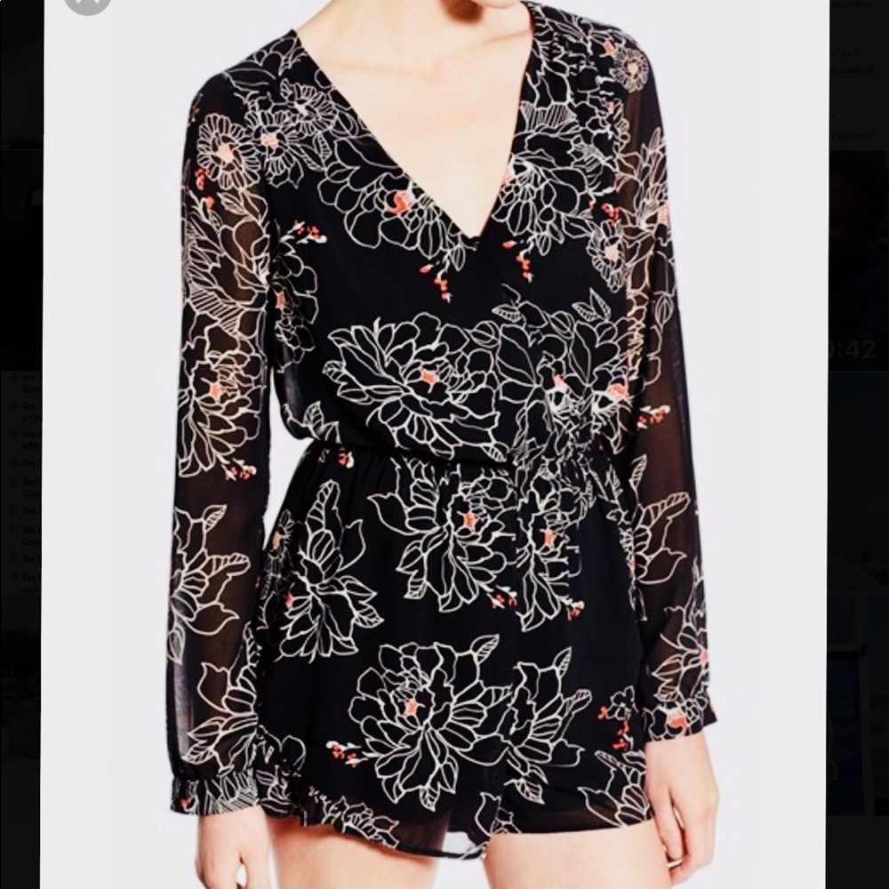 Women's ASTR Black Surplice Front Romper